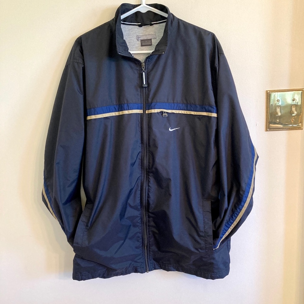 🎉Host Pick🎉Men’s Nike Jacket - Picture 3 of 6